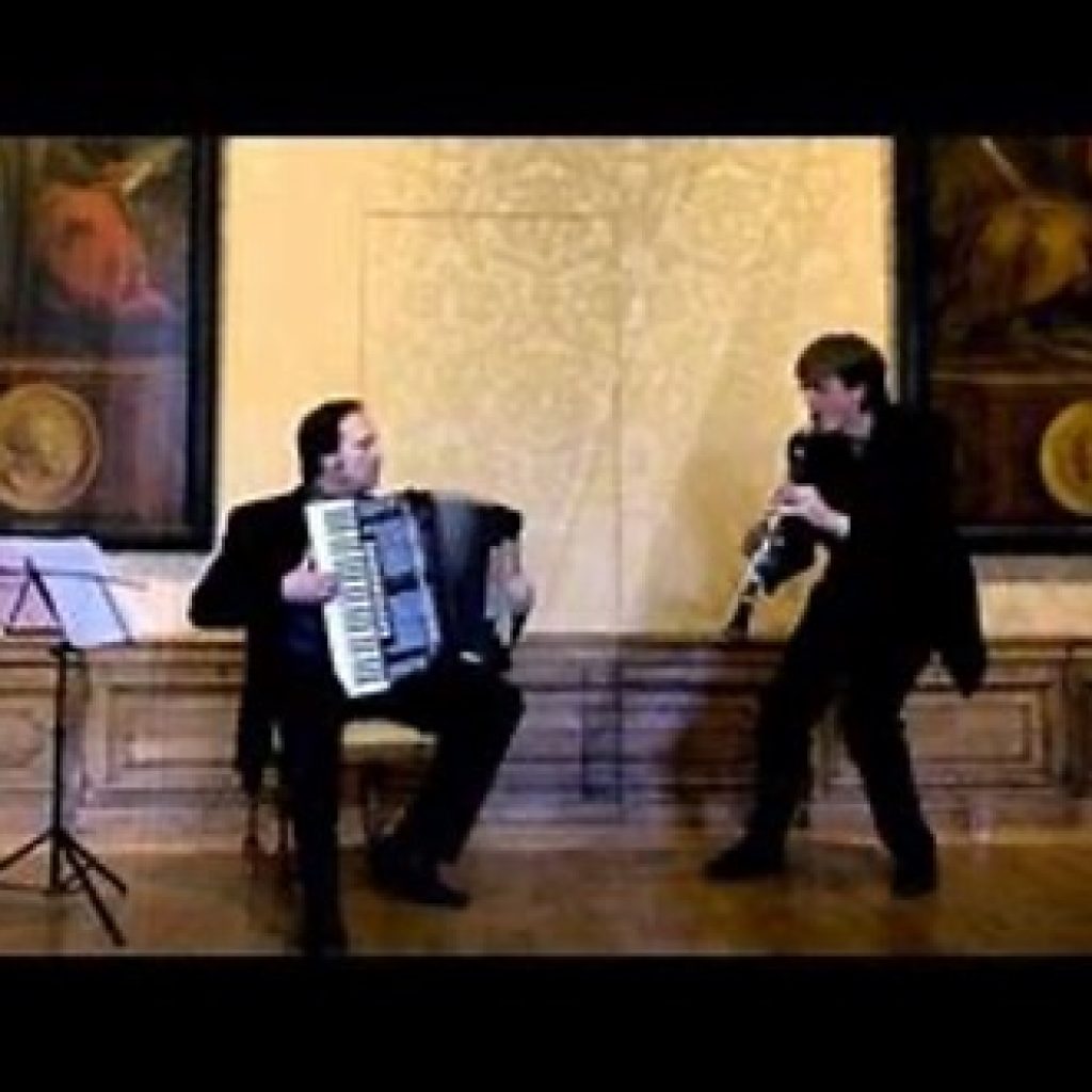 30 juli 2025 - DuoPenotti in het Rijksmuseum Twenthe, met ‘Kammerchor TASK’, onder leiding van Jorg Genslein en het Amsterdamse klezmer duo (Michel Marang, klarinet & Peter van Os, accordeon)